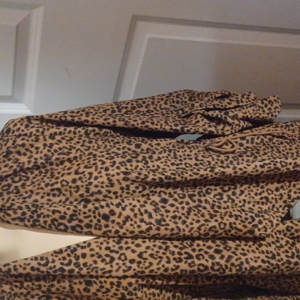 Leopard Print Adjustable Overlay Shacket From Mit… - image 2